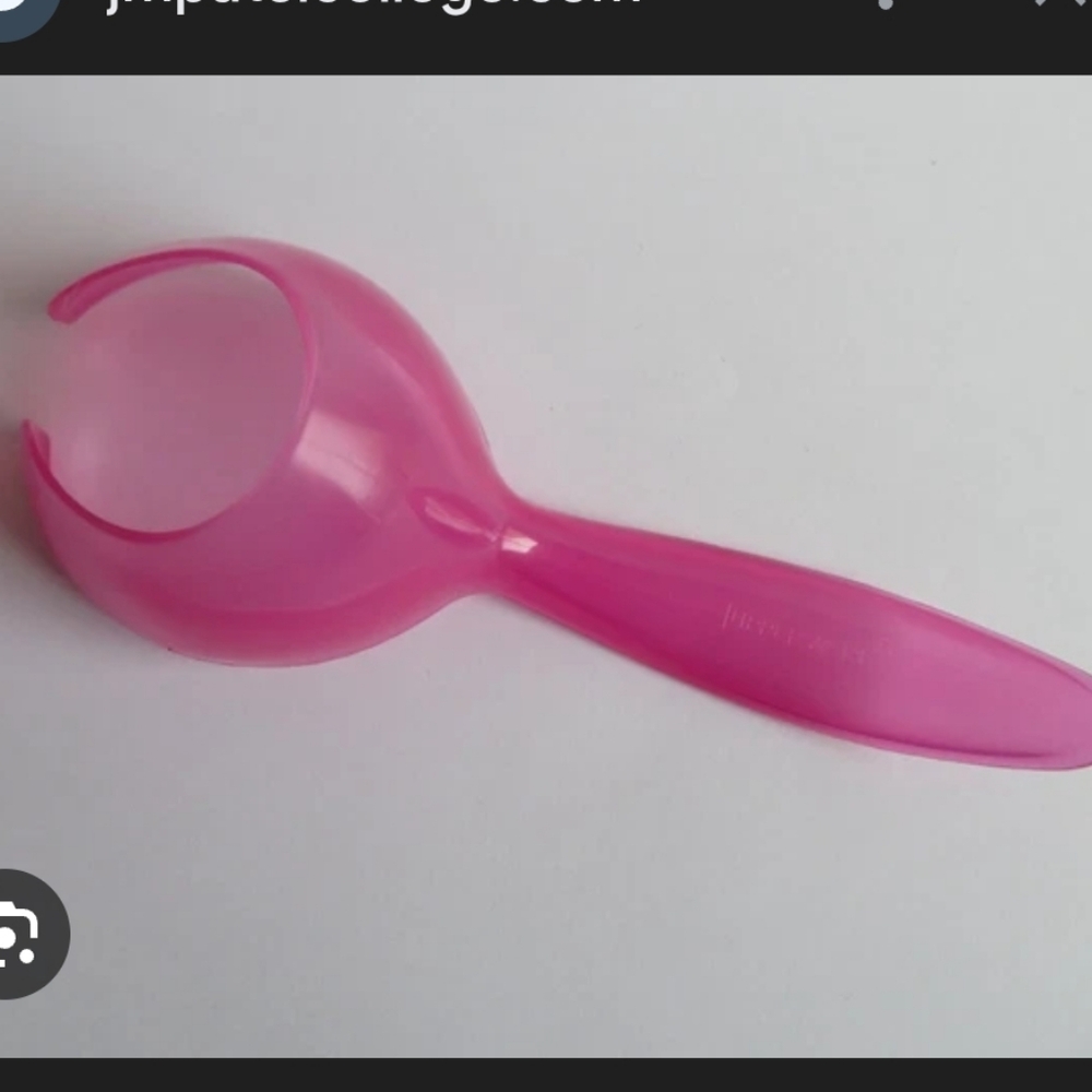 Tupperware (1) Egg Lifter Scoop for Hard Boiled Eggs in Pink